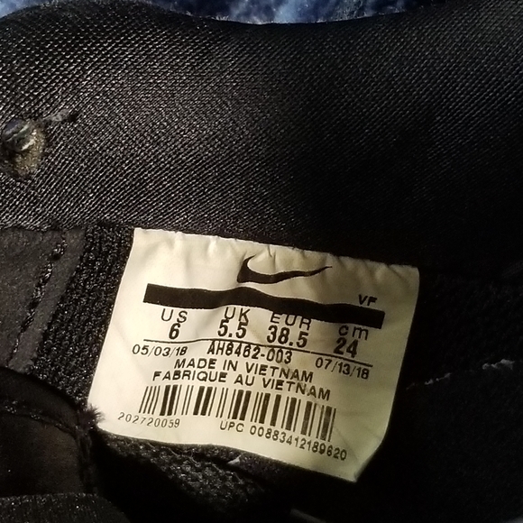 Black Nike Shoes - Picture 7 of 8